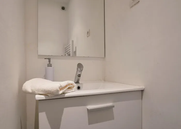 La Sister - Les Demeures D 'adrien Carvin