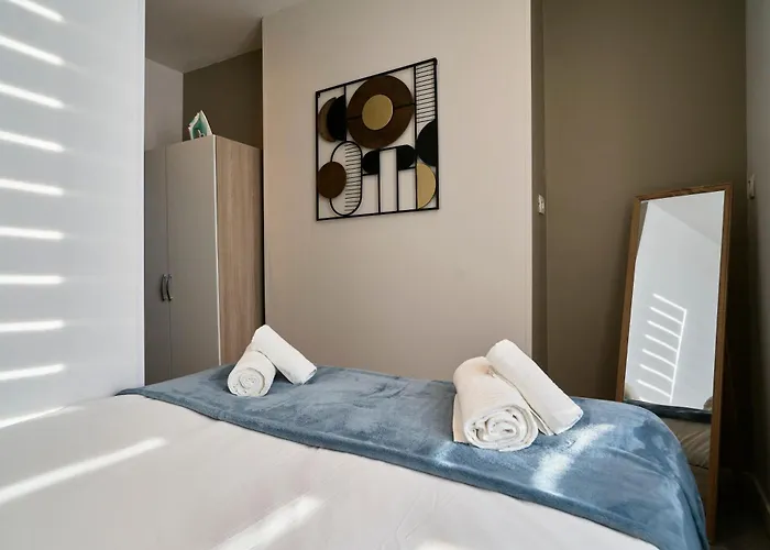 La Sister - Les Demeures D 'adrien *